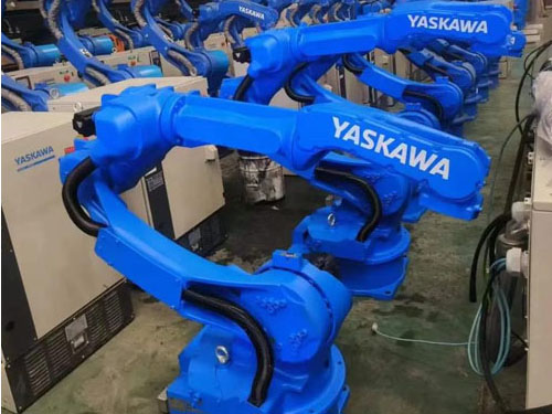 YASKAWA安川码垛机器人平衡缸漏液维修
